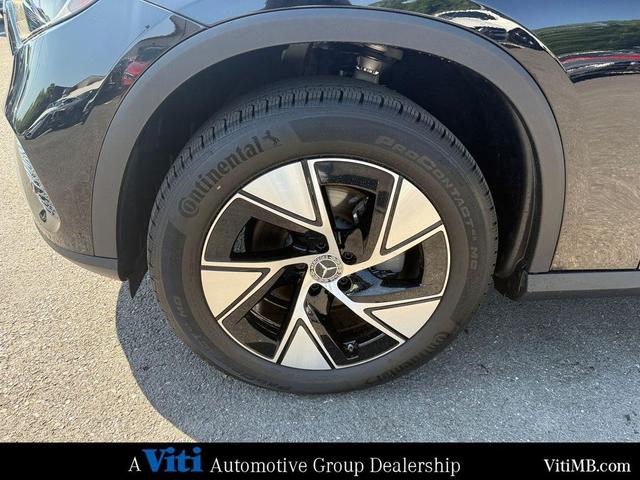 Photo of 2024 Black Mercedes-Benz GLC 300