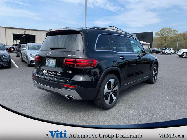 Photo of 2024 Night Black Mercedes-Benz GLB 250