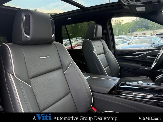 Photo of 2022 Crystal White Tricoat Cadillac Escalade