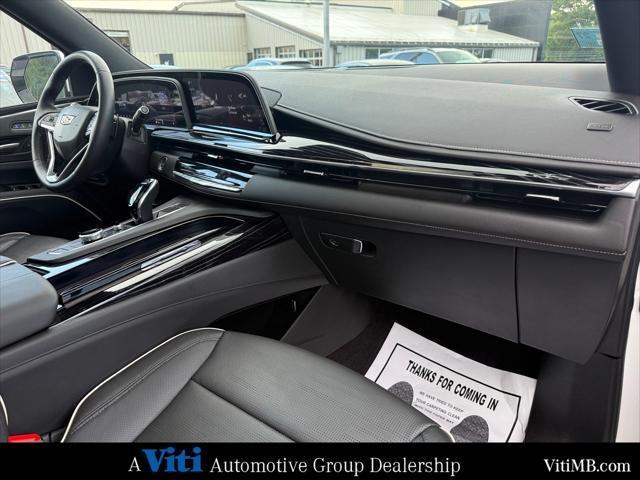 Photo of 2022 Crystal White Tricoat Cadillac Escalade