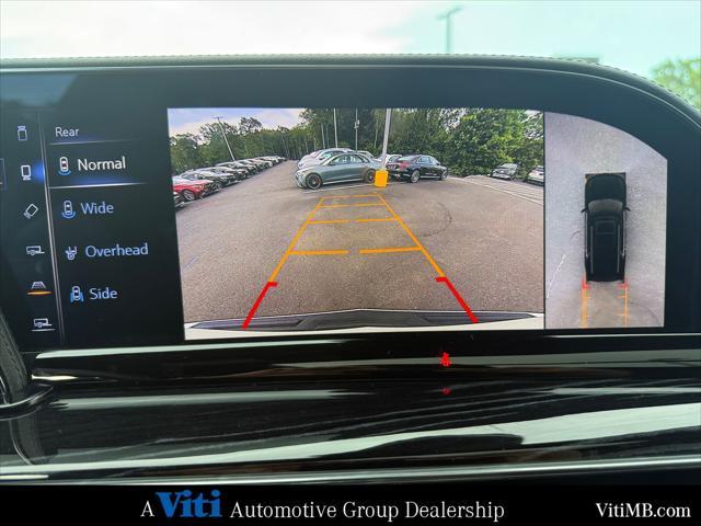 Photo of 2022 Crystal White Tricoat Cadillac Escalade