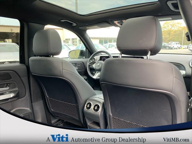 Photo of 2024 Night Black Mercedes-Benz GLB 250