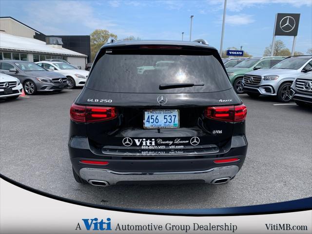 Photo of 2024 Night Black Mercedes-Benz GLB 250