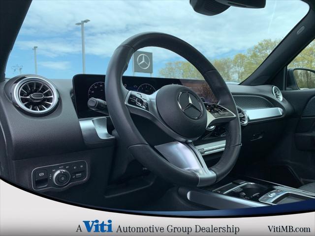 Photo of 2024 Night Black Mercedes-Benz GLB 250