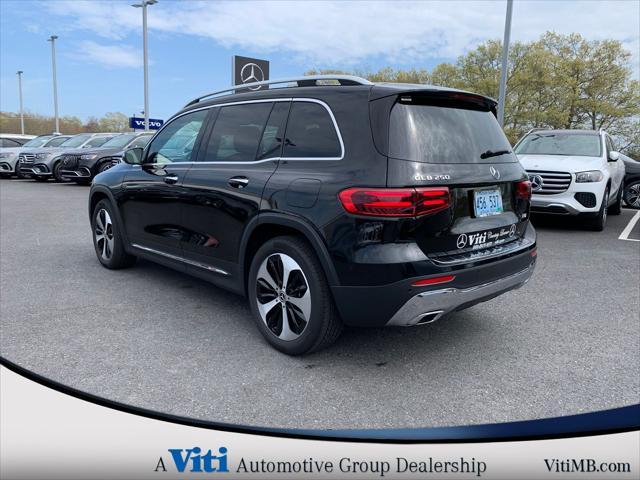 Photo of 2024 Night Black Mercedes-Benz GLB 250