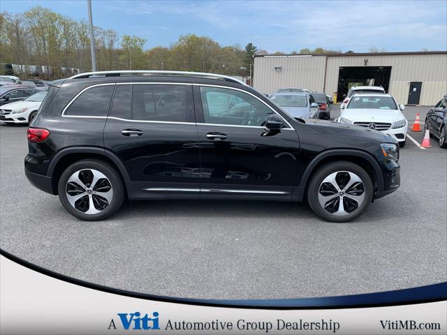 Photo of 2024 Night Black Mercedes-Benz GLB 250