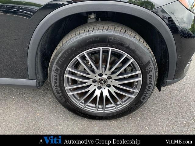 Photo of 2024 Black Mercedes-Benz GLC 300
