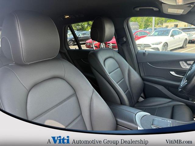 Photo of 2022 Polar White Mercedes-Benz GLC 300