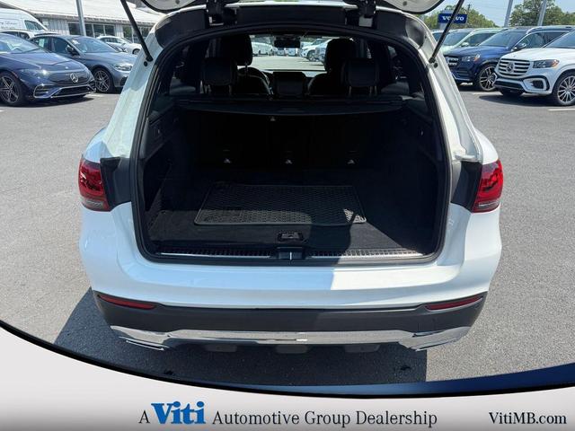 Photo of 2022 Polar White Mercedes-Benz GLC 300