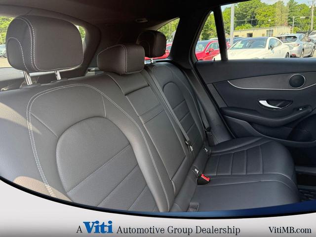 Photo of 2022 Polar White Mercedes-Benz GLC 300