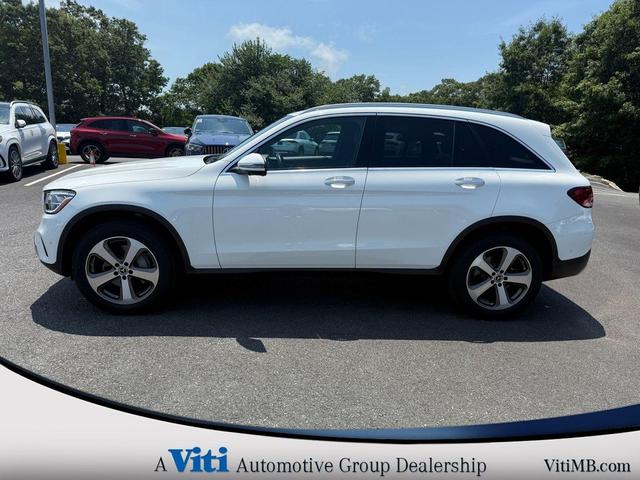 Photo of 2022 Polar White Mercedes-Benz GLC 300