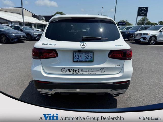 Photo of 2022 Polar White Mercedes-Benz GLC 300