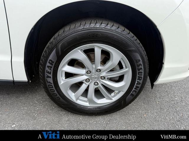 Photo of 2016 White Diamond Pearl Acura RDX
