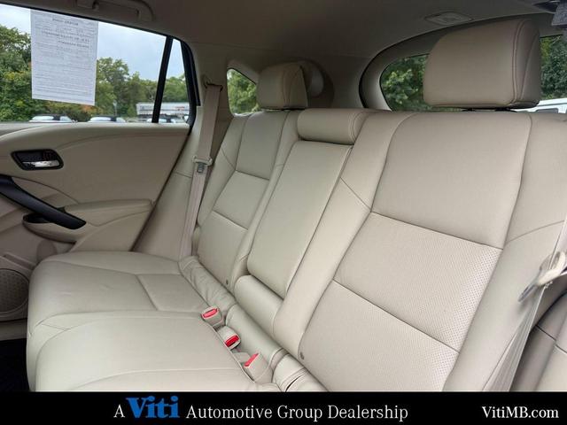 Photo of 2016 White Diamond Pearl Acura RDX