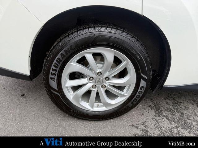 Photo of 2016 White Diamond Pearl Acura RDX