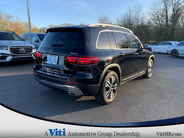 Photo of 2024 Night Black Mercedes-Benz GLB 250
