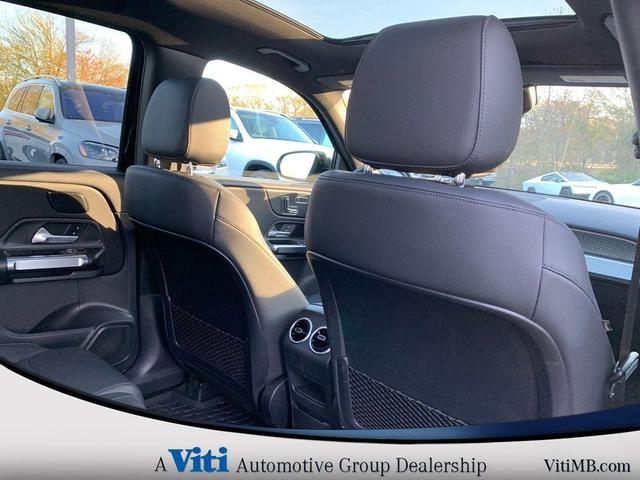 Photo of 2024 Night Black Mercedes-Benz GLB 250