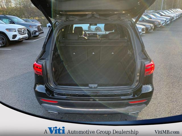 Photo of 2024 Night Black Mercedes-Benz GLB 250