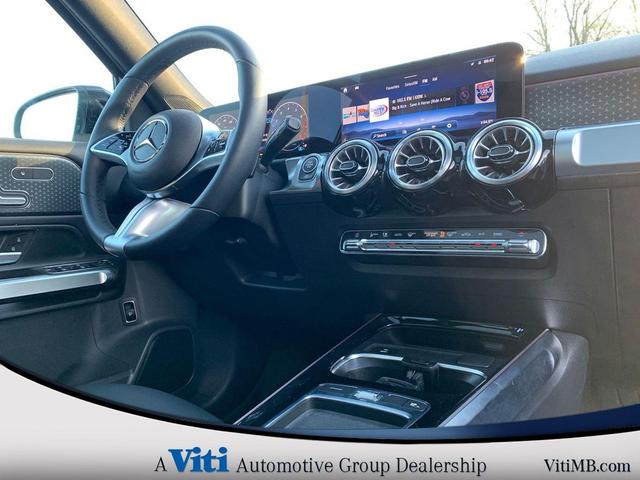 Photo of 2024 Night Black Mercedes-Benz GLB 250