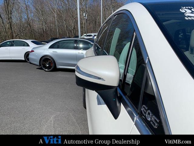 Photo of 2023 MANUFAKTUR Diamond White Metallic Mercedes-Benz EQS 580
