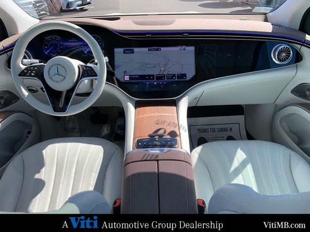 Photo of 2023 MANUFAKTUR Diamond White Metallic Mercedes-Benz EQS 580