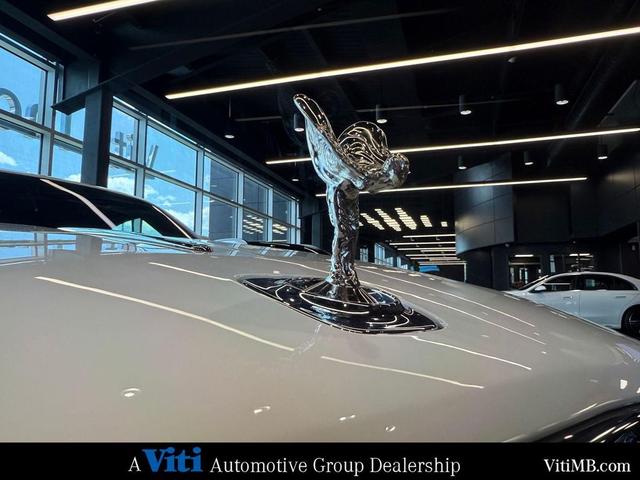 Photo of 2020 Arctic White Rolls-Royce Dawn