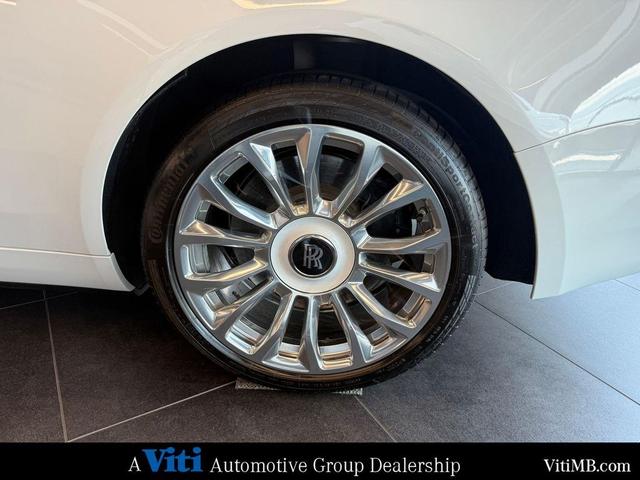 Photo of 2020 Arctic White Rolls-Royce Dawn