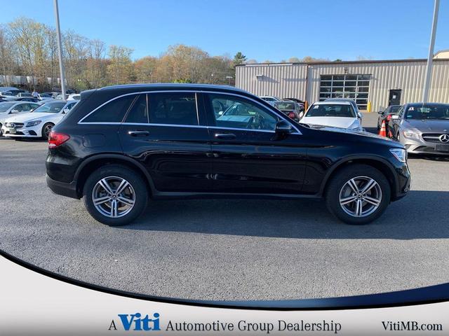 Photo of 2022 Black Mercedes-Benz GLC 300