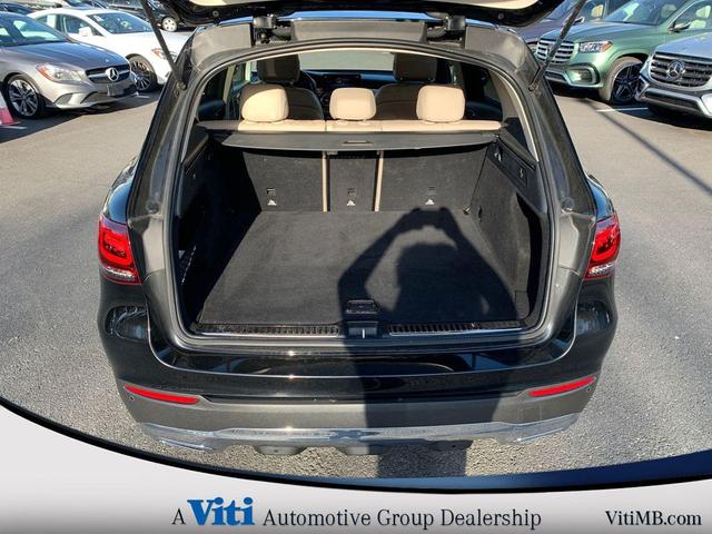 Photo of 2022 Black Mercedes-Benz GLC 300