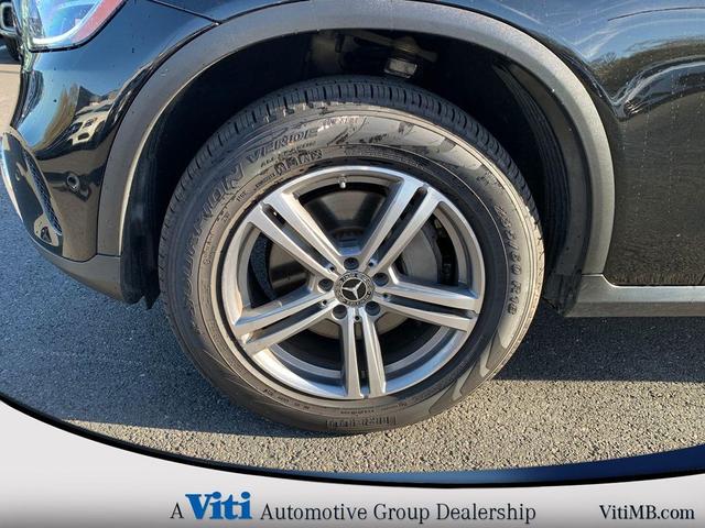 Photo of 2022 Black Mercedes-Benz GLC 300