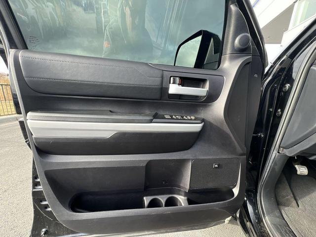 Photo of 2020 Midnight Black Metallic Toyota Tundra
