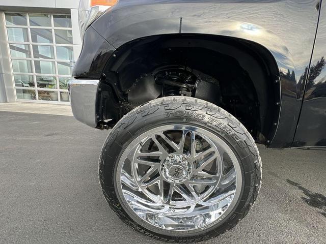 Photo of 2020 Midnight Black Metallic Toyota Tundra
