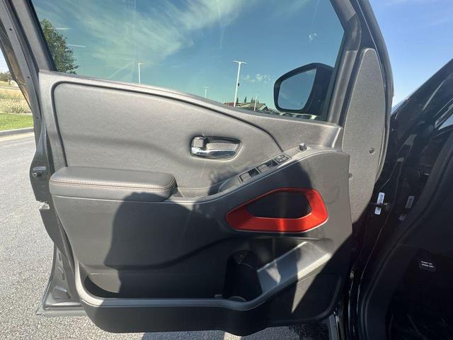 Photo of 2023 Black Nissan Frontier
