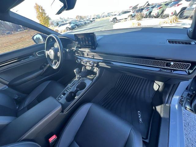Photo of 2023 Sonic Gray Pearl Honda Civic