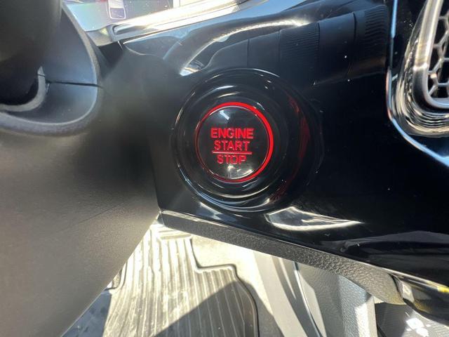 Photo of 2023 Sonic Gray Pearl Honda Civic