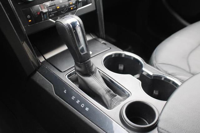 Photo of 2017 White Gold Metallic Ford Explorer