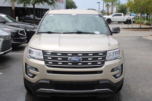 Photo of 2017 White Gold Metallic Ford Explorer