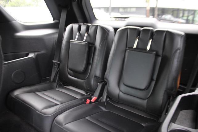 Photo of 2017 White Gold Metallic Ford Explorer