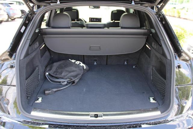 Photo of 2024 Mythos Black Metallic Audi Q5