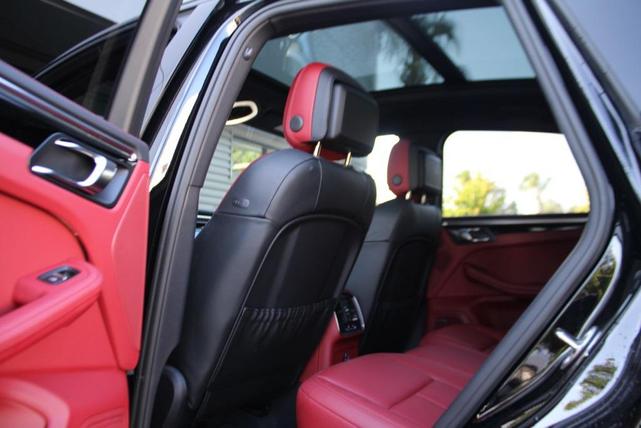 Photo of 2025 Black Porsche Macan