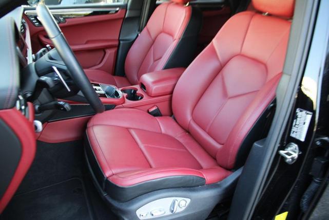 Photo of 2025 Black Porsche Macan