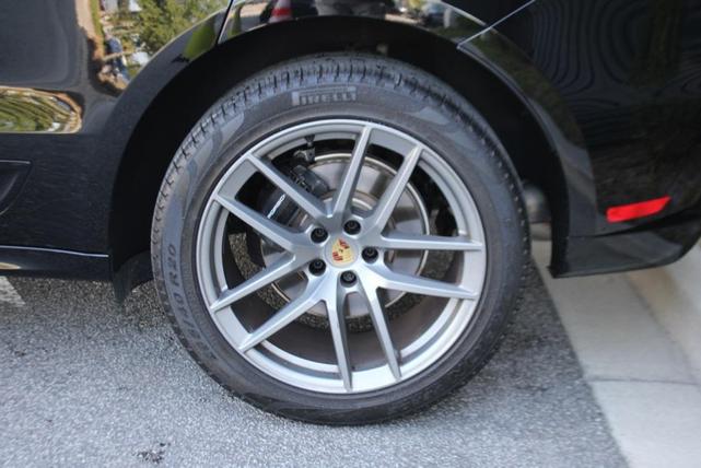 Photo of 2025 Black Porsche Macan