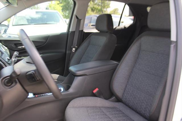 Photo of 2022 Iridescent Pearl Tricoat Chevrolet Equinox