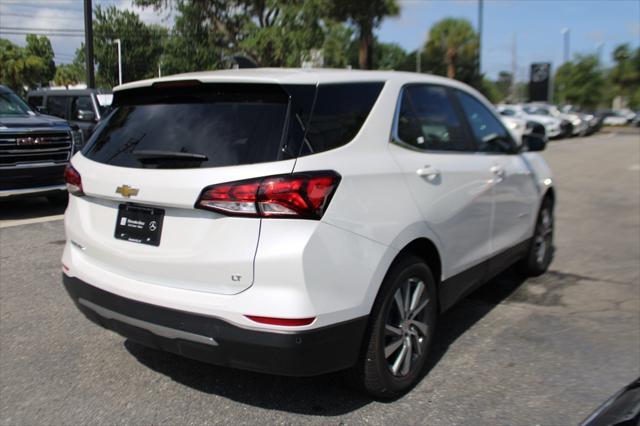 Photo of 2022 Iridescent Pearl Tricoat Chevrolet Equinox