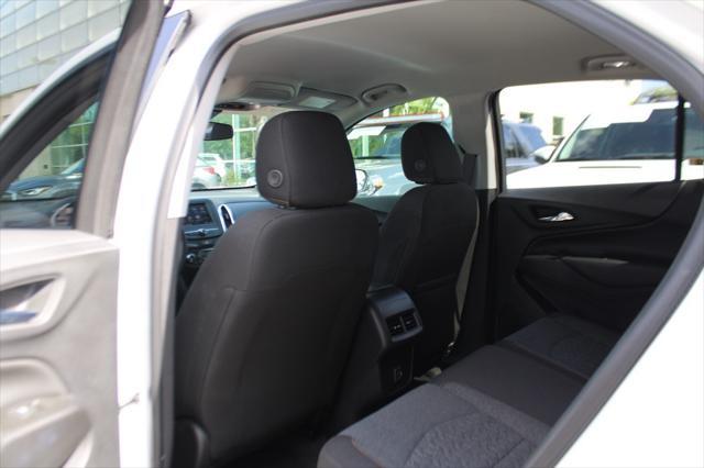 Photo of 2022 Iridescent Pearl Tricoat Chevrolet Equinox