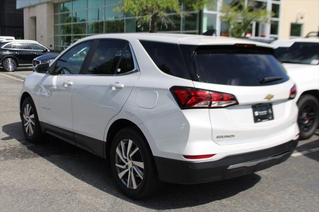 Photo of 2022 Iridescent Pearl Tricoat Chevrolet Equinox