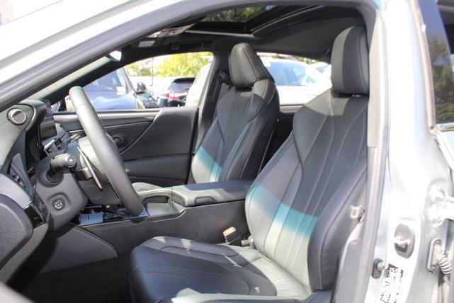 Photo of 2023 Iridium Lexus ES 350