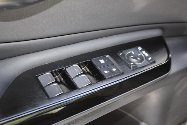 Photo of 2023 Iridium Lexus ES 350