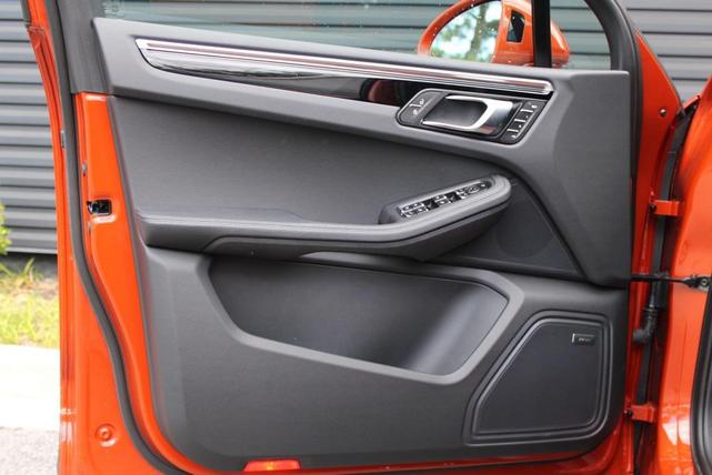 Photo of 2024 Papaya Metallic Porsche Macan