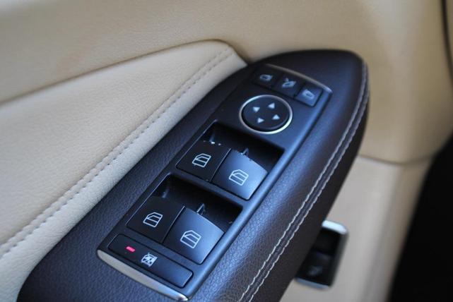 Photo of 2018 Black Mercedes-Benz GLE 350
